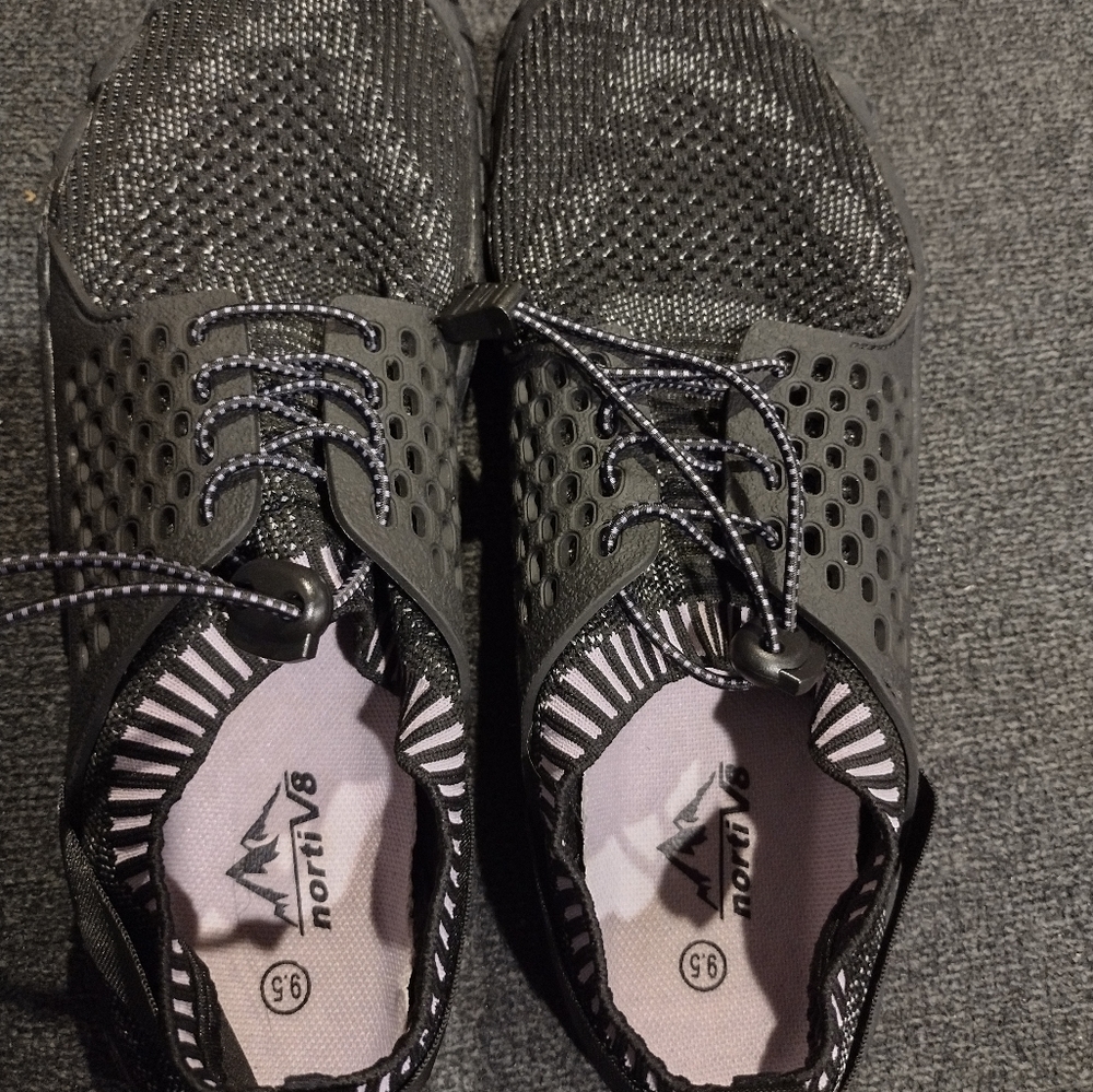 Women water shoes